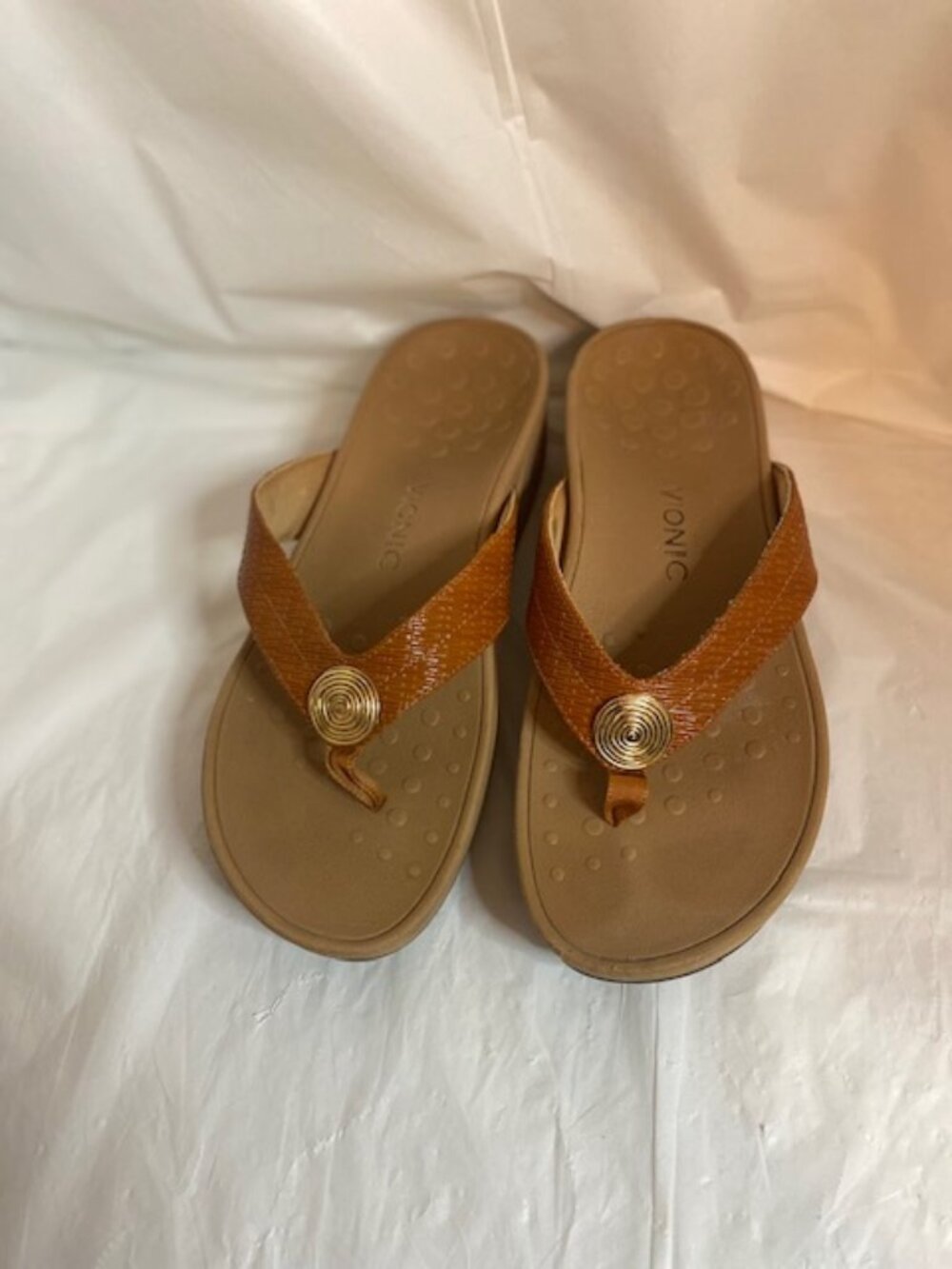 Vionic Hilda Woven Leather Orthotic Thong Sandals in Tan, Women's Size 8M